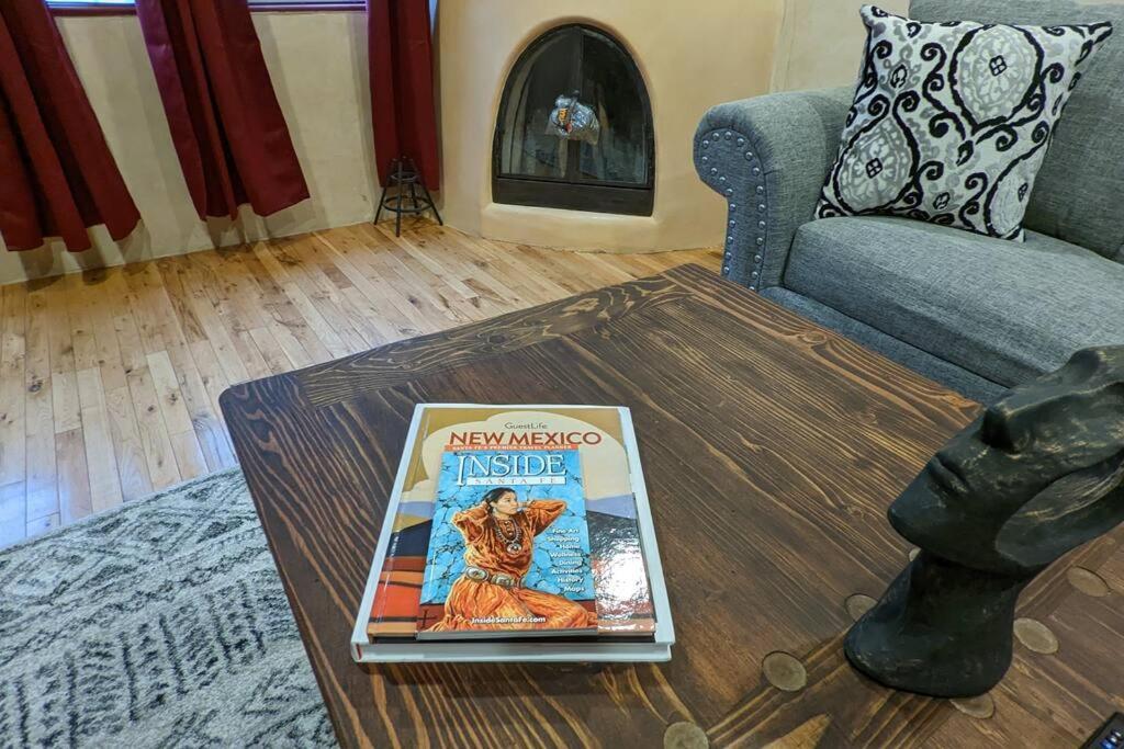 Magical Santa Fe Stay, Minutes From Town Square, Sleeps 4, Includes Free Parking And Outdoor Hot Tub! Exterior foto